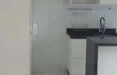 Imagem: O apartamento possui 2 Dormitórios, 1 Banheiro, 1 Vaga na garagem