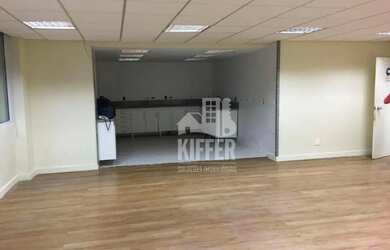 Imagem: O depósito possui 375m² de Área e está localizado em Centro