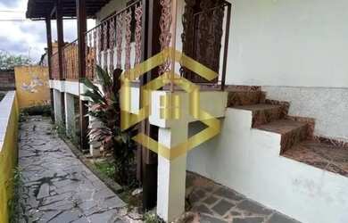 Imagem: A casa possui 3 Dormitórios, 3 Banheiros, 5 Vagas na garagem