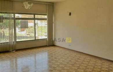 Imagem: O depósito possui 2 Vagas na garagem, 270m² de Área e está