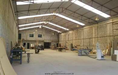 Imagem: O depósito possui 703m² de Área e está localizado em Nazaré