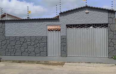 Imagem: A casa possui 2 Dormitórios, 1 Banheiro, 1 Vaga na garagem