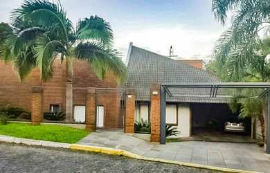 Imagem: A casa em condomínio possui 4 Dormitórios, 5 Banheiros, 4