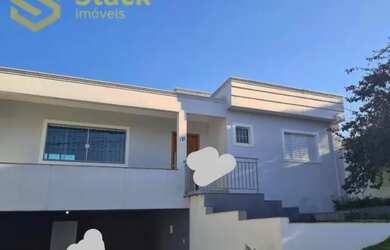 Imagem: A casa em condomínio possui 3 Dormitórios, 3 Banheiros, 2