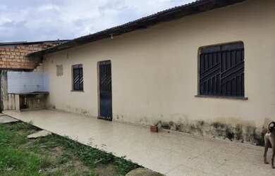 Imagem: A casa possui 1 Dormitório, 1 Banheiro, 1 Vaga na garagem e