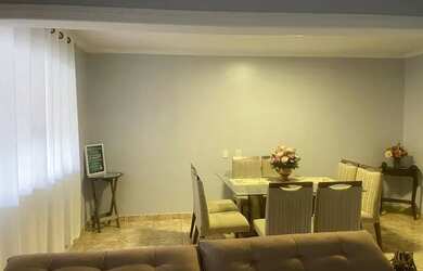 Imagem: A casa possui 3 Dormitórios, 2 Banheiros, 1 Vaga na garagem