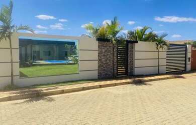 Imagem: A casa em condomínio possui 3 Dormitórios, 5 Banheiros, 5