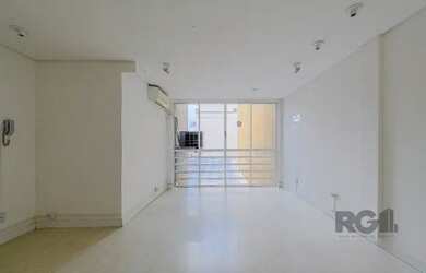 Imagem: O depósito possui 28m² de Área e está localizado em Bom