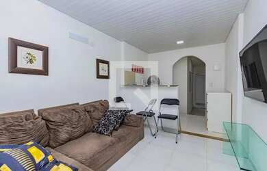 Imagem: O apartamento possui 1 Dormitório, 1 Banheiro, 1 Vaga na garagem