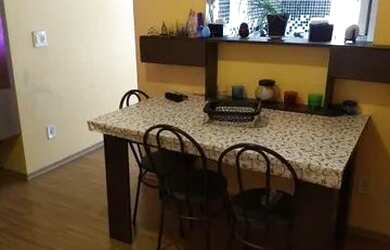 Imagem: O apartamento possui 2 Dormitórios, 1 Banheiro, 1 Vaga na garagem