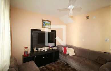 Imagem: A casa possui 4 Dormitórios, 2 Banheiros e 43m² de Área e