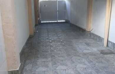 Imagem: A casa possui 2 Dormitórios, 2 Banheiros, 2 Vagas na garagem