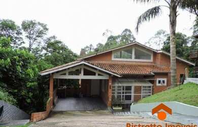 Imagem: A casa em condomínio possui 4 Dormitórios, 4 Banheiros, 4