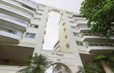 Imagem: O apartamento possui 3 Dormitórios, 2 Banheiros, 2 Vagas na