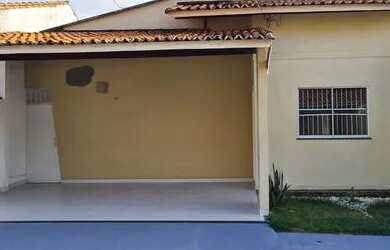 Imagem: A casa em condomínio possui 3 Dormitórios, 3 Banheiros, 2