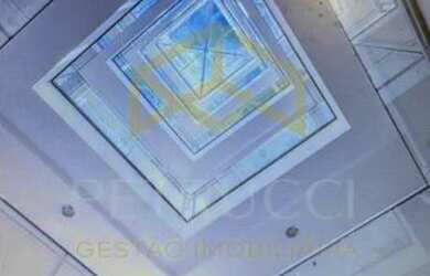 Imagem: O depósito possui 5 Vagas na garagem, 1.511m² de Área e