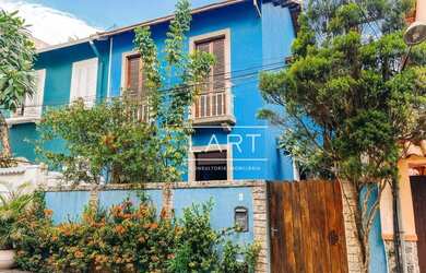 Imagem: A casa em condomínio possui 4 Dormitórios, 5 Banheiros, 2