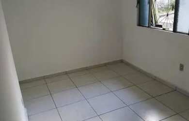 Imagem: A casa possui 2 Dormitórios, 1 Banheiro e está localizado