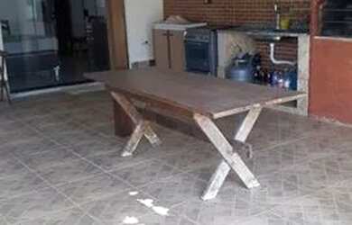 Imagem: A casa possui 2 Dormitórios, 3 Banheiros, 2 Vagas na garagem