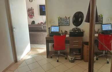 Imagem: A casa possui 2 Dormitórios, 1 Banheiro e 188m² de Área e