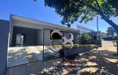 Imagem: A casa possui 3 Dormitórios, 3 Banheiros, 2 Vagas na garagem