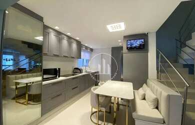 Imagem: A casa possui 3 Dormitórios, 5 Banheiros, 3 Vagas na garagem