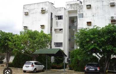 Imagem: O apartamento possui 3 Dormitórios, 1 Banheiro, 1 Vaga na garagem