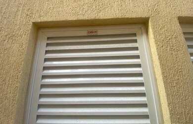 Imagem: A casa em condomínio possui 3 Dormitórios, 1 Banheiro, 1 Vaga