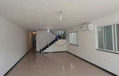 Imagem: A casa para alugar possui 5 Dormitórios, 5 Banheiros, 2 Vagas