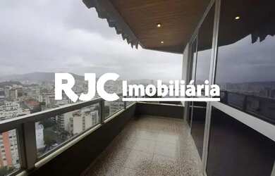 Imagem: O apartamento à venda possui 4 Dormitórios, 4 Banheiros, 2