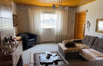 Imagem: A casa possui 2 Dormitórios, 2 Banheiros, 1 Vaga na garagem