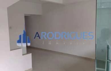 Imagem: A casa possui 2 Dormitórios, 3 Banheiros, 1 Vaga na garagem