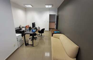 Imagem: O depósito possui 37m² de Área e está localizado em Santo