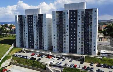 Imagem: O apartamento possui 2 Dormitórios, 1 Banheiro, 1 Vaga na garagem