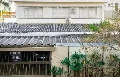 Imagem: A casa possui 4 Dormitórios, 5 Banheiros, 4 Vagas na garagem