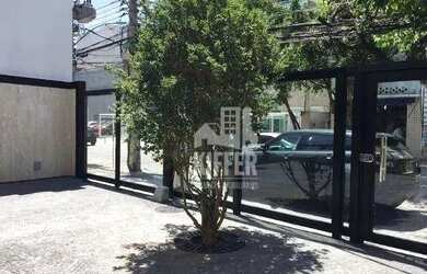 Imagem: O depósito possui 2 Vagas na garagem, 244m² de Área e está