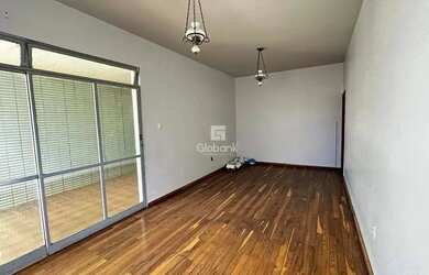 Imagem 3: Casa em Montes Claros, no bairro Melo, à venda