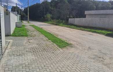 Imagem: O terreno possui 200m² de Área e está localizado em Guaraituba