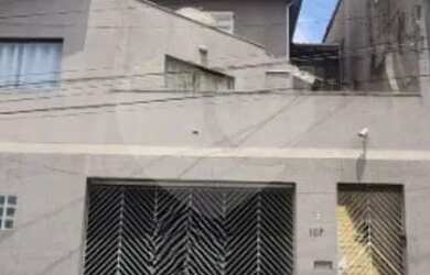 Imagem: A casa à venda possui 3 Dormitórios, 4 Banheiros, 2 Vagas