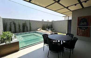 Imagem: A casa em condomínio possui 3 Dormitórios, 3 Banheiros, 2