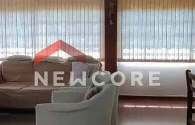 Imagem: A casa possui 3 Dormitórios, 3 Banheiros, 3 Vagas na garagem