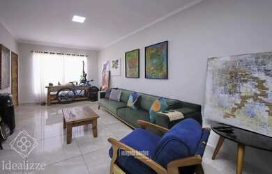 Imagem: A casa possui 2 Dormitórios, 1 Banheiro, 2 Vagas na garagem