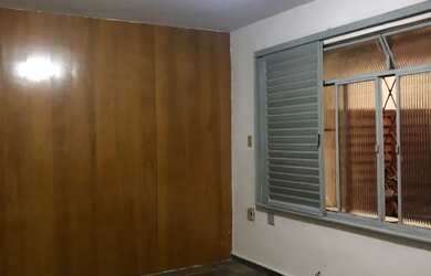 Imagem: A kitnet possui 2 Dormitórios, 1 Banheiro e 40m² de Área