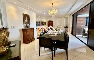 Imagem: O apartamento possui 5 Dormitórios, 5 Banheiros, 3 Vagas na