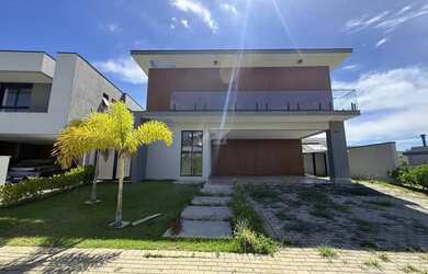 Imagem: A casa em condomínio possui 5 Dormitórios, 5 Banheiros, 4