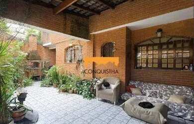 Imagem: A casa possui 3 Dormitórios, 3 Banheiros, 2 Vagas na garagem