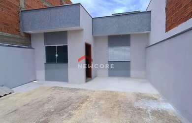 Imagem: A casa em condomínio possui 2 Dormitórios, 2 Banheiros, 2