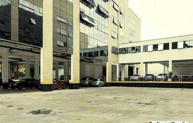 Imagem: O depósito possui 1 Vaga na garagem, 34m² de Área e está