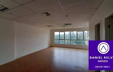 Imagem: O depósito possui 1 Vaga na garagem e 48m² de Área e está