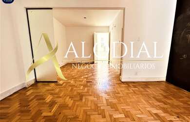 Imagem 1: URGENTE RESIDENCIA OU INVESTIMENTO IPANEMA / 2 QTS / 80m²